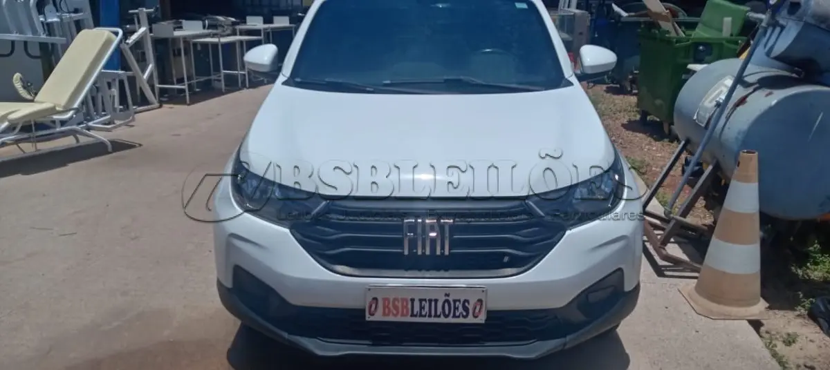 LOTE 428 - 01 FIAT STRADA ENDURANCE A ALCOOL/GASOLINA; ANO 2021/2022 NA  COR BRANCA. (NO ESTADO)