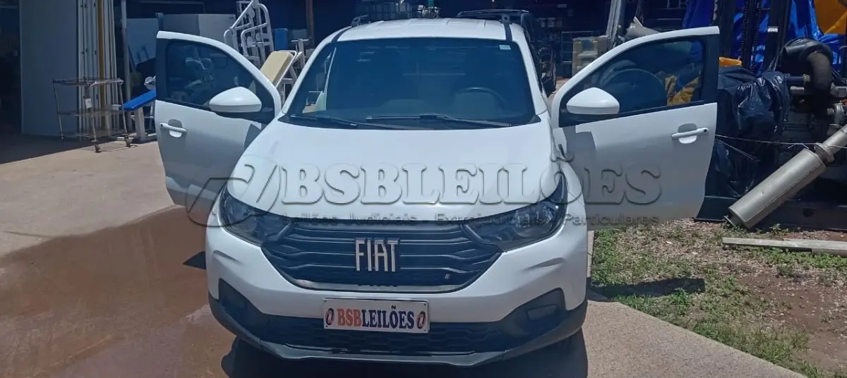 LOTE 428 - 01 FIAT STRADA ENDURANCE A ALCOOL/GASOLINA; ANO 2021/2022 NA  COR BRANCA. (NO ESTADO)