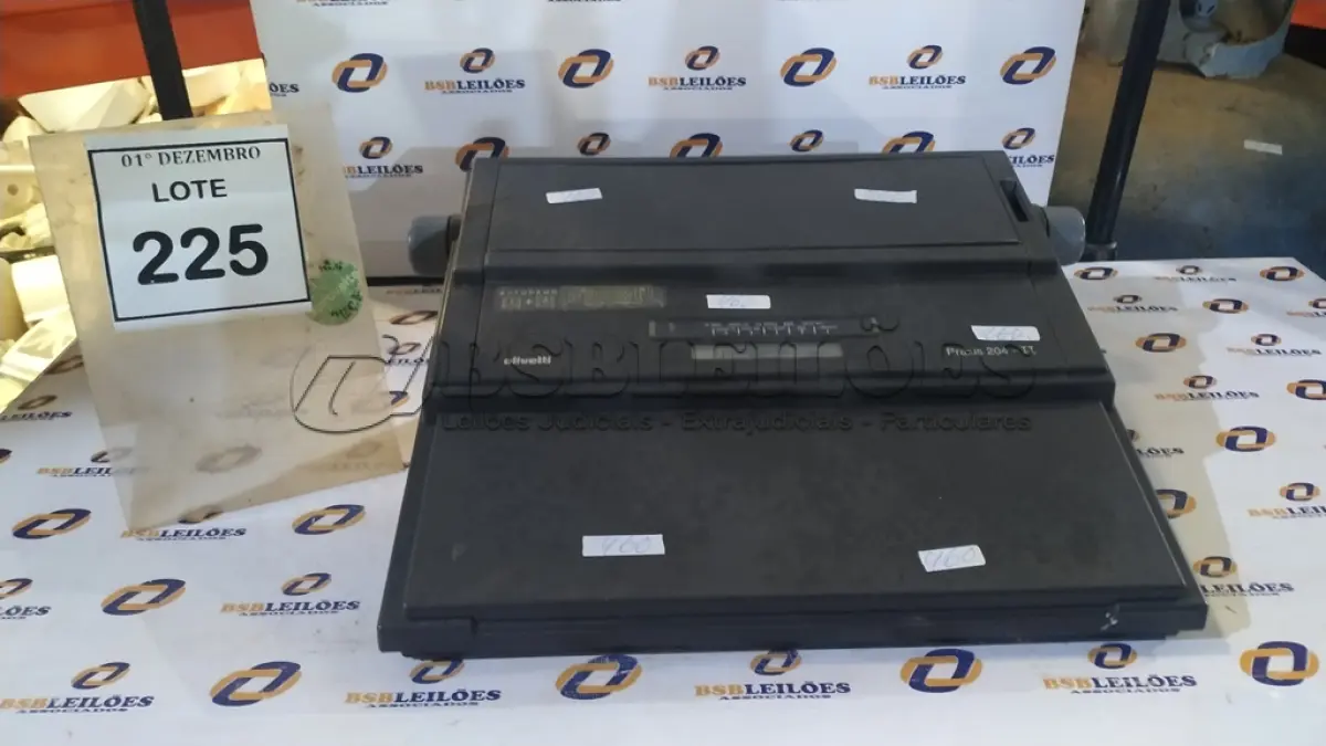 LOTE 225
