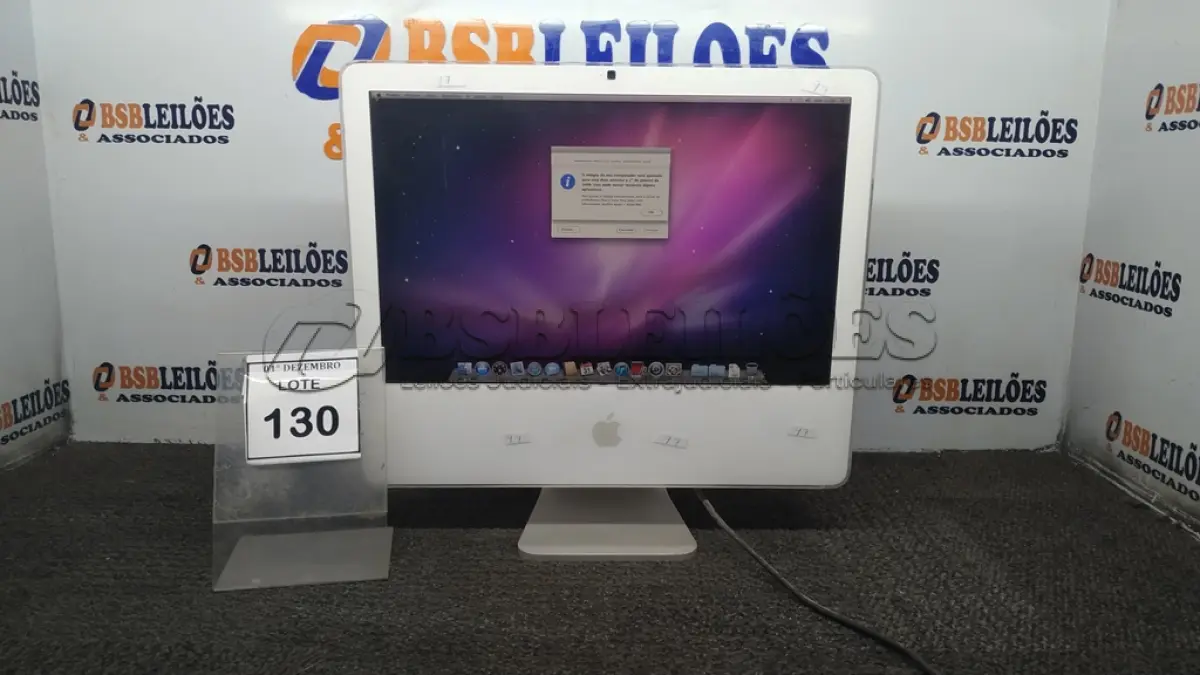 LOTE 130 - 01 IMAC APPLE. (NO ESTADO) ATENÇÃO! FAZER A VISITAÇÃO ANTES DE ARREMATAR, NÃO SABEMOS SE FUNCIONA, LEILÃO NÃO TEM GARANTIA E NEM DEVOLUÇÃO, SUJEITO A POSSÍVEIS AVARIAS VISÍVEIS/OCULTAS E/OU AUSÊNCIA DE COMPONENTES.