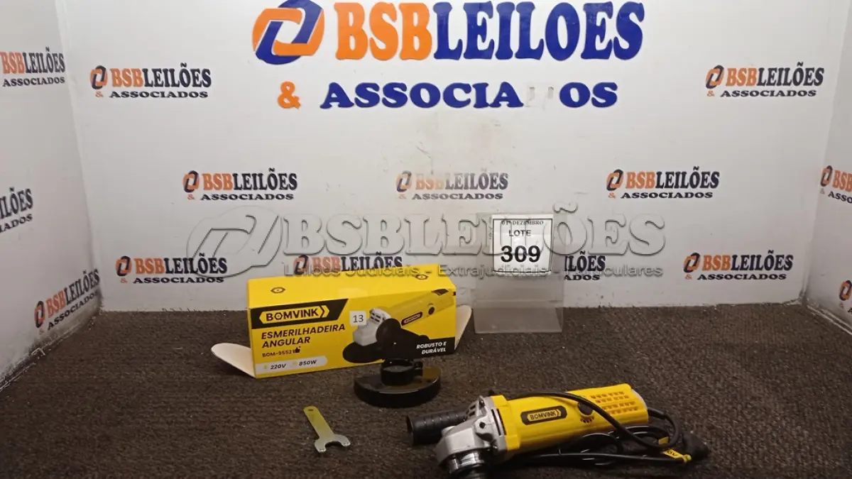 LOTE 309 - 01 ESMERILHADEIRA ANGULAR 220V. (NO ESTADO) ATENÇÃO! FAZER A VISITAÇÃO ANTES DE ARREMATAR, NÃO SABEMOS SE FUNCIONA, LEILÃO NÃO TEM GARANTIA E NEM DEVOLUÇÃO, SUJEITO A POSSÍVEIS AVARIAS VISÍVEIS/OCULTAS E/OU AUSÊNCIA DE COMPONENTES.