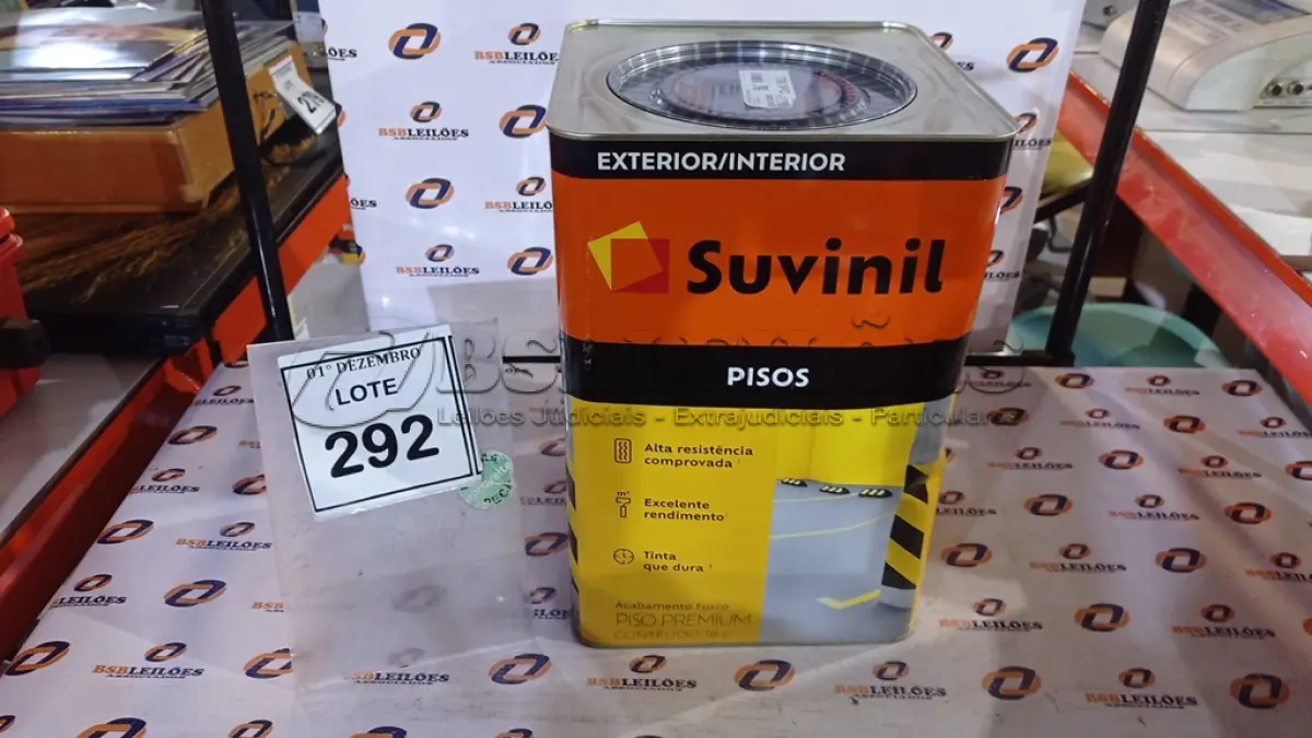 LOTE 292 - 01 TINTA DE PISOS EXTERIOR NA COR FOSCO CINZA ESCURO MARCA SUVINIL. (NO ESTADO) ATENÇÃO! FAZER A VISITAÇÃO ANTES DE ARREMATAR, NÃO SABEMOS SE FUNCIONA, LEILÃO NÃO TEM GARANTIA E NEM DEVOLUÇÃO, SUJEITO A POSSÍVEIS AVARIAS VISÍVEIS/OCULTAS E/OU AUSÊNCIA DE COMPONENTES.