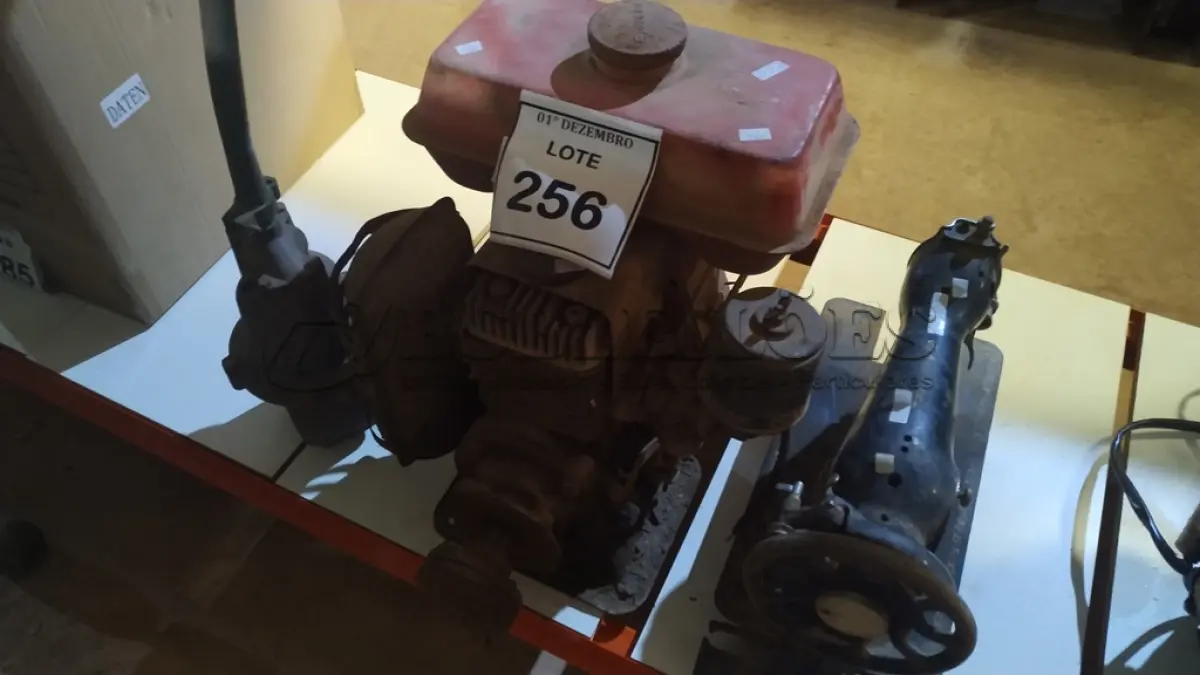 LOTE 256 - 01 MOTOR ESTACIONÁRIO MARCA BRANCO MODELO 3.5CV,01 MÁQUINA DE COSTURA COM AVARIAS E 0 BOMBA D’AGUA. (NO ESTADO) ATENÇÃO! FAZER A VISITAÇÃO ANTES DE ARREMATAR, NÃO SABEMOS SE FUNCIONA, LEILÃO NÃO TEM GARANTIA E NEM DEVOLUÇÃO, SUJEITO A POSSÍVEIS AVARIAS VISÍVEIS/OCULTAS E/OU AUSÊNCIA DE COMPONENTES.