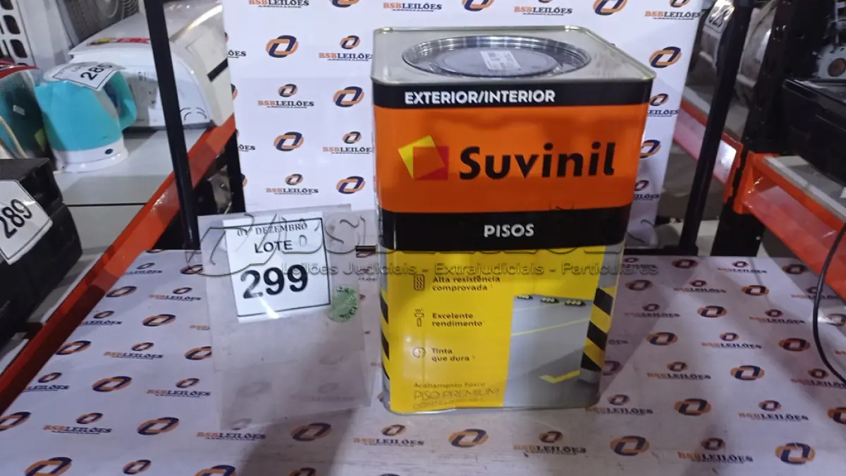 LOTE 299 - 01 TINTA DE PISOS EXTERIOR NA COR FOSCO CINZA ESCURO MARCA SUVINIL. (NO ESTADO) ATENÇÃO! FAZER A VISITAÇÃO ANTES DE ARREMATAR, NÃO SABEMOS SE FUNCIONA, LEILÃO NÃO TEM GARANTIA E NEM DEVOLUÇÃO, SUJEITO A POSSÍVEIS AVARIAS VISÍVEIS/OCULTAS E/OU AUSÊNCIA DE COMPONENTES.