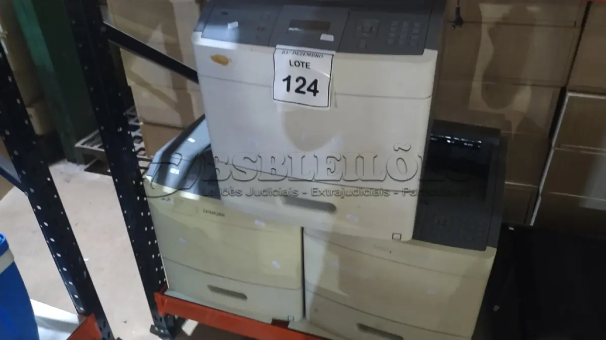 LOTE 124 - 03 IMPRESSORAS MARCA LEXMARK. (NO ESTADO) ATENÇÃO! FAZER A VISITAÇÃO ANTES DE ARREMATAR, NÃO SABEMOS SE FUNCIONA, LEILÃO NÃO TEM GARANTIA E NEM DEVOLUÇÃO, SUJEITO A POSSÍVEIS AVARIAS VISÍVEIS/OCULTAS E/OU AUSÊNCIA DE COMPONENTES.