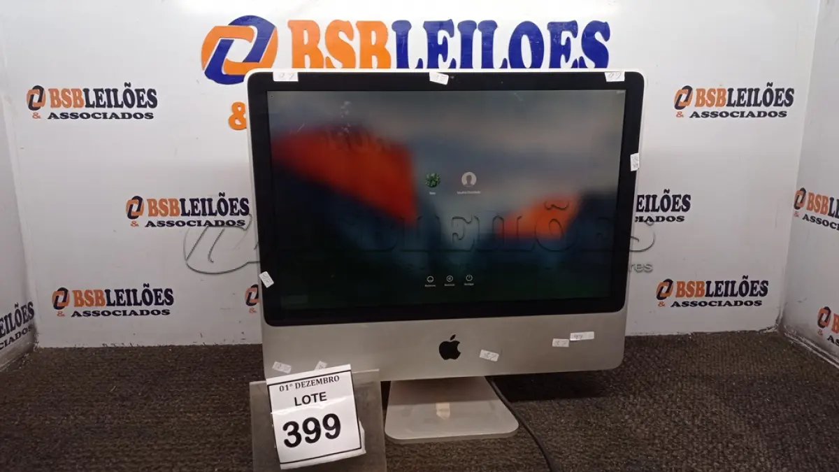 LOTE 399 - 01 IMAC APPLE. (NO ESTADO) ATENÇÃO! FAZER A VISITAÇÃO ANTES DE ARREMATAR, NÃO SABEMOS SE FUNCIONA, LEILÃO NÃO TEM GARANTIA E NEM DEVOLUÇÃO, SUJEITO A POSSÍVEIS AVARIAS VISÍVEIS/OCULTAS E/OU AUSÊNCIA DE COMPONENTES.
