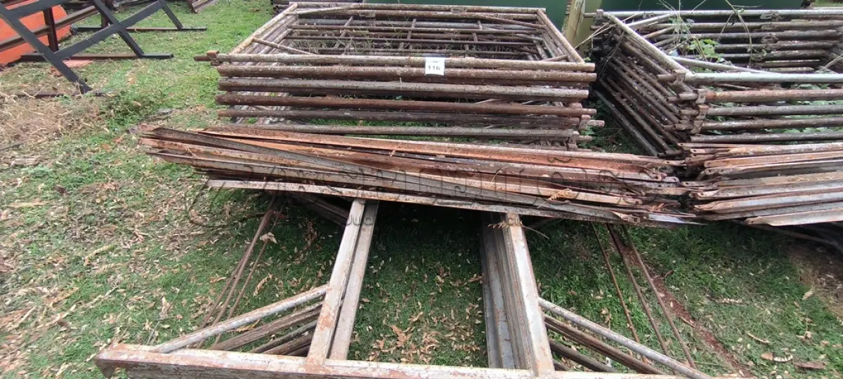 LOTE 116 - 10 ANDAIMES COM 10 MESAS DE FERRO. (NO ESTADO) ATENÇÃO! FAZER A VISITAÇÃO ANTES DE ARREMATAR, NÃO SABEMOS SE FUNCIONA, LEILÃO NÃO TEM GARANTIA E NEM DEVOLUÇÃO, SUJEITO A POSSÍVEIS AVARIAS VISÍVEIS/OCULTAS E/OU AUSÊNCIA DE COMPONENTES.