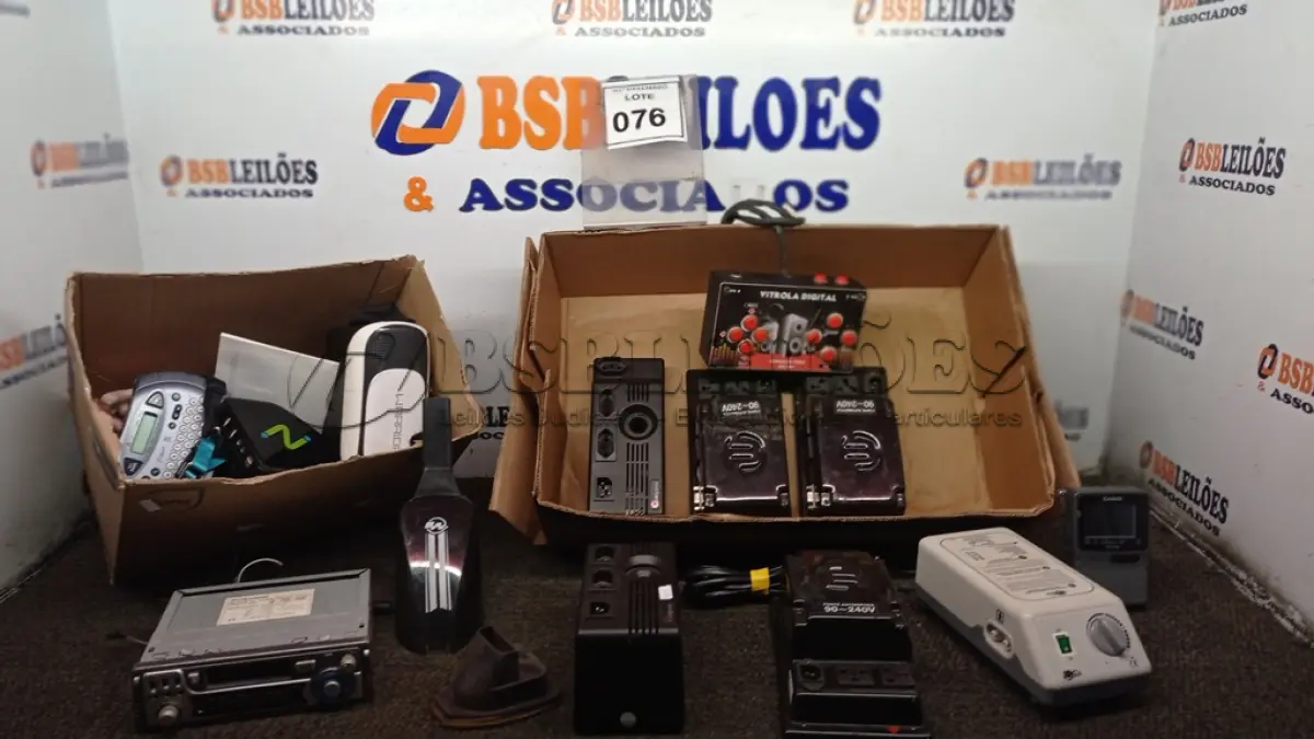LOTE 076 - 01 LOTE COM VÁRIAS FONTES AUTOMÁTICAS, BOMBA DE PRESSÃO ALTERNADA, CABOS E ELETRÔNICOS DIVERSOS. (NO ESTADO) ATENÇÃO! FAZER A VISITAÇÃO ANTES DE ARREMATAR, NÃO SABEMOS SE FUNCIONA, LEILÃO NÃO TEM GARANTIA E NEM DEVOLUÇÃO, SUJEITO A POSSÍVEIS AVARIAS VISÍVEIS/OCULTAS E/OU AUSÊNCIA DE COMPONENTES.