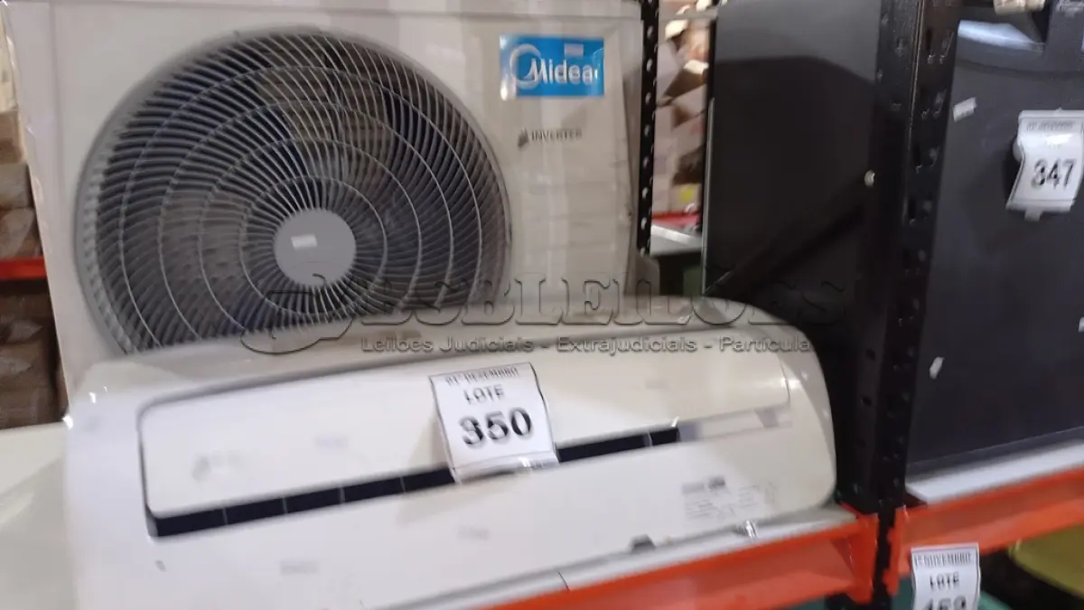 LOTE 350 - 01 AR-CONDICIONADO MARCA MIDEA 9000 BTU/H. (NO ESTADO) ATENÇÃO! FAZER A VISITAÇÃO ANTES DE ARREMATAR, NÃO SABEMOS SE FUNCIONA, LEILÃO NÃO TEM GARANTIA E NEM DEVOLUÇÃO, SUJEITO A POSSÍVEIS AVARIAS VISÍVEIS/OCULTAS E/OU AUSÊNCIA DE COMPONENTES.