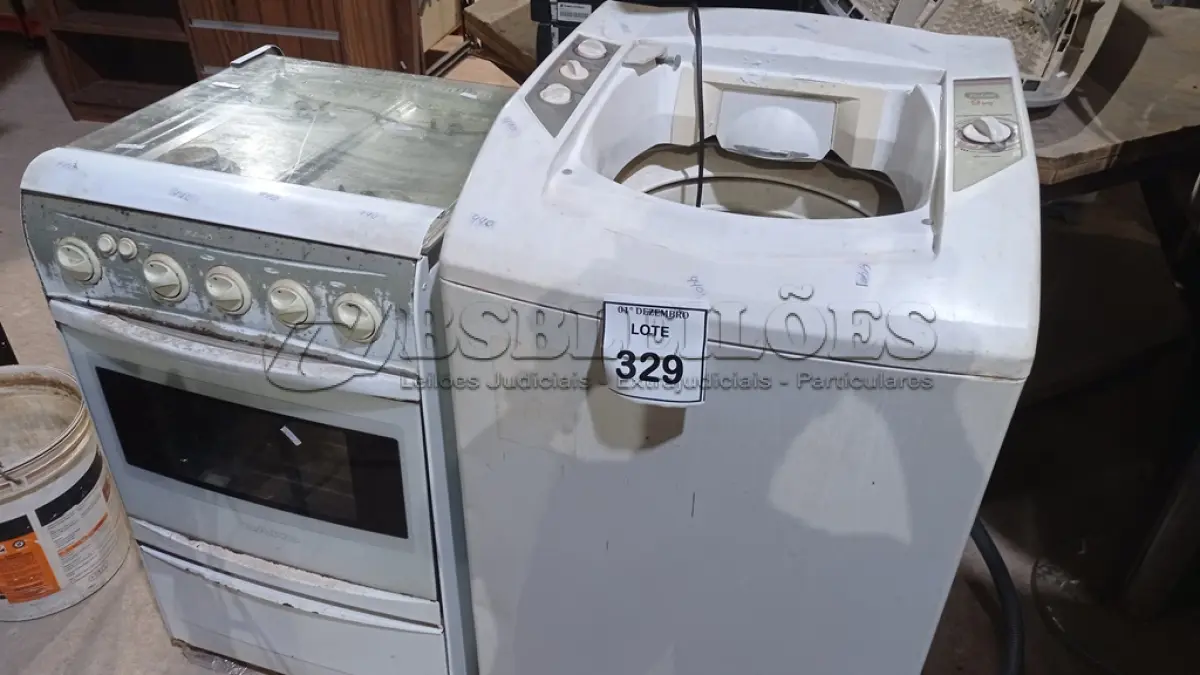LOTE 329 - 01 SUCATA DE MÁQUINA DE LAVAR E 01 SUCATA DE FOGÃO. (NO ESTADO) ATENÇÃO! FAZER A VISITAÇÃO ANTES DE ARREMATAR, NÃO SABEMOS SE FUNCIONA, LEILÃO NÃO TEM GARANTIA E NEM DEVOLUÇÃO, SUJEITO A POSSÍVEIS AVARIAS VISÍVEIS/OCULTAS E/OU AUSÊNCIA DE COMPONENTES.