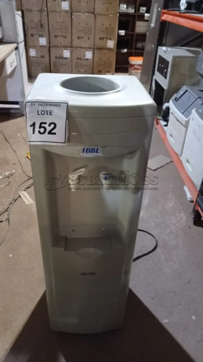 LOTE 152 - 01 BEBEDOURO PARA GARRAFÃO MARCA IBBL. (NO ESTADO) ATENÇÃO! FAZER A VISITAÇÃO ANTES DE ARREMATAR, NÃO SABEMOS SE FUNCIONA, LEILÃO NÃO TEM GARANTIA E NEM DEVOLUÇÃO, SUJEITO A POSSÍVEIS AVARIAS VISÍVEIS/OCULTAS E/OU AUSÊNCIA DE COMPONENTES.