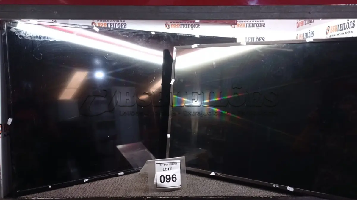 LOTE 096 - 01 TV LCD 43’’ MARCA LG E 01 TV LCD 49’’ MARCA LG. (NO ESTADO) ATENÇÃO! FAZER A VISITAÇÃO ANTES DE ARREMATAR, NÃO SABEMOS SE FUNCIONA, LEILÃO NÃO TEM GARANTIA E NEM DEVOLUÇÃO, SUJEITO A POSSÍVEIS AVARIAS VISÍVEIS/OCULTAS E/OU AUSÊNCIA DE COMPONENTES.