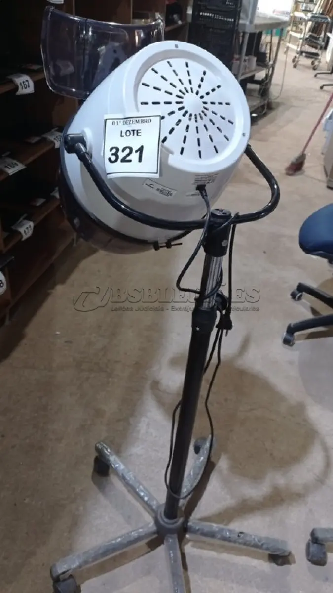LOTE 321 - 01 SECADOR DE CABELO PROFISSIONAL MARCA MEGABELL. (NO ESTADO) ATENÇÃO! FAZER A VISITAÇÃO ANTES DE ARREMATAR, NÃO SABEMOS SE FUNCIONA, LEILÃO NÃO TEM GARANTIA E NEM DEVOLUÇÃO, SUJEITO A POSSÍVEIS AVARIAS VISÍVEIS/OCULTAS E/OU AUSÊNCIA DE COMPONENTES.