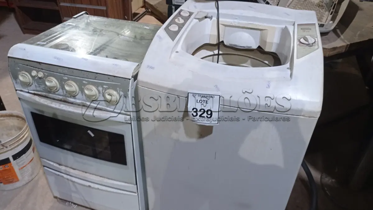 LOTE 329 - 01 SUCATA DE MÁQUINA DE LAVAR E 01 SUCATA DE FOGÃO. (NO ESTADO) ATENÇÃO! FAZER A VISITAÇÃO ANTES DE ARREMATAR, NÃO SABEMOS SE FUNCIONA, LEILÃO NÃO TEM GARANTIA E NEM DEVOLUÇÃO, SUJEITO A POSSÍVEIS AVARIAS VISÍVEIS/OCULTAS E/OU AUSÊNCIA DE COMPONENTES.