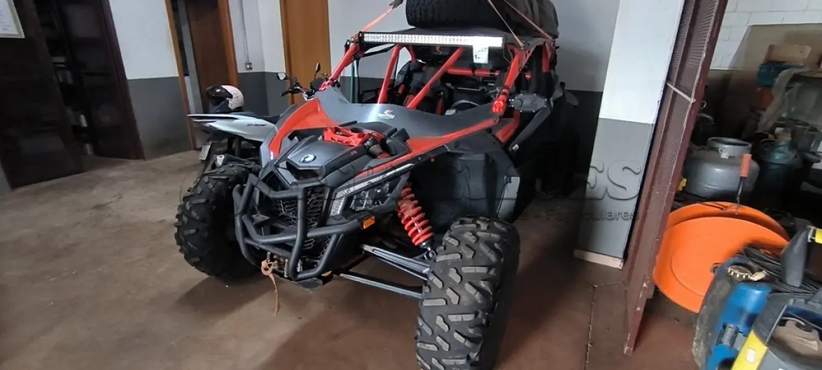 LOTE 138 - 01 VEÍCULO CAN-AM MAVERICK X3 XRS; ANO 2018. (NO ESTADO) ATENÇÃO! FAZER A VISITAÇÃO ANTES DE ARREMATAR, NÃO SABEMOS SE FUNCIONA, LEILÃO NÃO TEM GARANTIA E NEM DEVOLUÇÃO, SUJEITO A POSSÍVEIS AVARIAS VISÍVEIS/OCULTAS E/OU AUSÊNCIA DE COMPONENTES.
