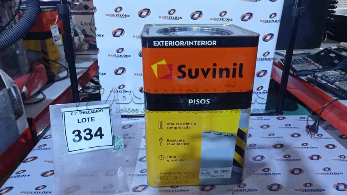 LOTE 334 - 01 TINTA DE PISOS EXTERIOR NA COR FOSCO CINZA ESCURO MARCA SUVINIL. (NO ESTADO) ATENÇÃO! FAZER A VISITAÇÃO ANTES DE ARREMATAR, NÃO SABEMOS SE FUNCIONA, LEILÃO NÃO TEM GARANTIA E NEM DEVOLUÇÃO, SUJEITO A POSSÍVEIS AVARIAS VISÍVEIS/OCULTAS E/OU AUSÊNCIA DE COMPONENTES.
