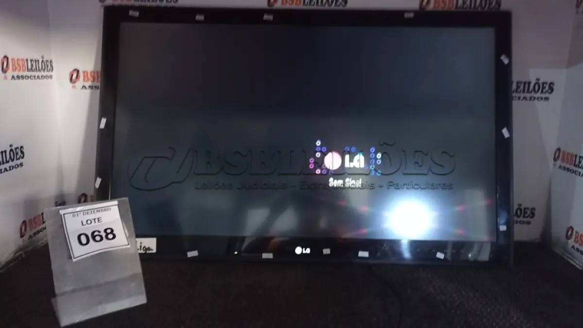 LOTE 068 - 01 TV LCD 42’’ MARCA LG. (NO ESTADO) ATENÇÃO! FAZER A VISITAÇÃO ANTES DE ARREMATAR, NÃO SABEMOS SE FUNCIONA, LEILÃO NÃO TEM GARANTIA E NEM DEVOLUÇÃO, SUJEITO A POSSÍVEIS AVARIAS VISÍVEIS/OCULTAS E/OU AUSÊNCIA DE COMPONENTES.