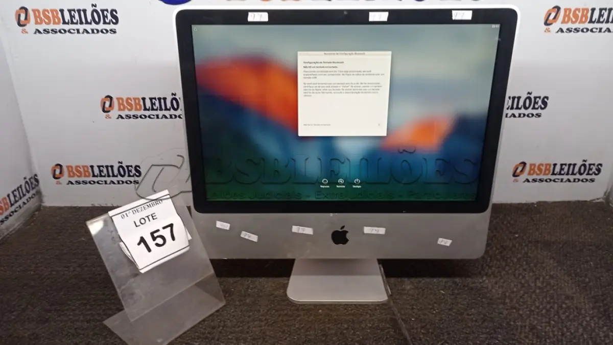 LOTE 157 - 01 IMAC APPLE. (NO ESTADO) ATENÇÃO! FAZER A VISITAÇÃO ANTES DE ARREMATAR, NÃO SABEMOS SE FUNCIONA, LEILÃO NÃO TEM GARANTIA E NEM DEVOLUÇÃO, SUJEITO A POSSÍVEIS AVARIAS VISÍVEIS/OCULTAS E/OU AUSÊNCIA DE COMPONENTES.