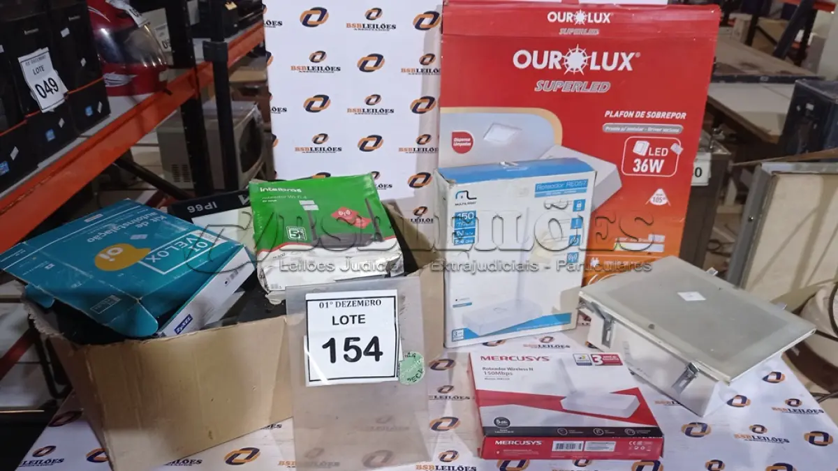 LOTE 154 - 01 LOTE COM VÁRIOS ROTEADORES, LUMINÁRIAS E CAIXINHAS DE SOM PARA PC. (NO ESTADO) ATENÇÃO! FAZER A VISITAÇÃO ANTES DE ARREMATAR, NÃO SABEMOS SE FUNCIONA, LEILÃO NÃO TEM GARANTIA E NEM DEVOLUÇÃO, SUJEITO A POSSÍVEIS AVARIAS VISÍVEIS/OCULTAS E/OU AUSÊNCIA DE COMPONENTES.