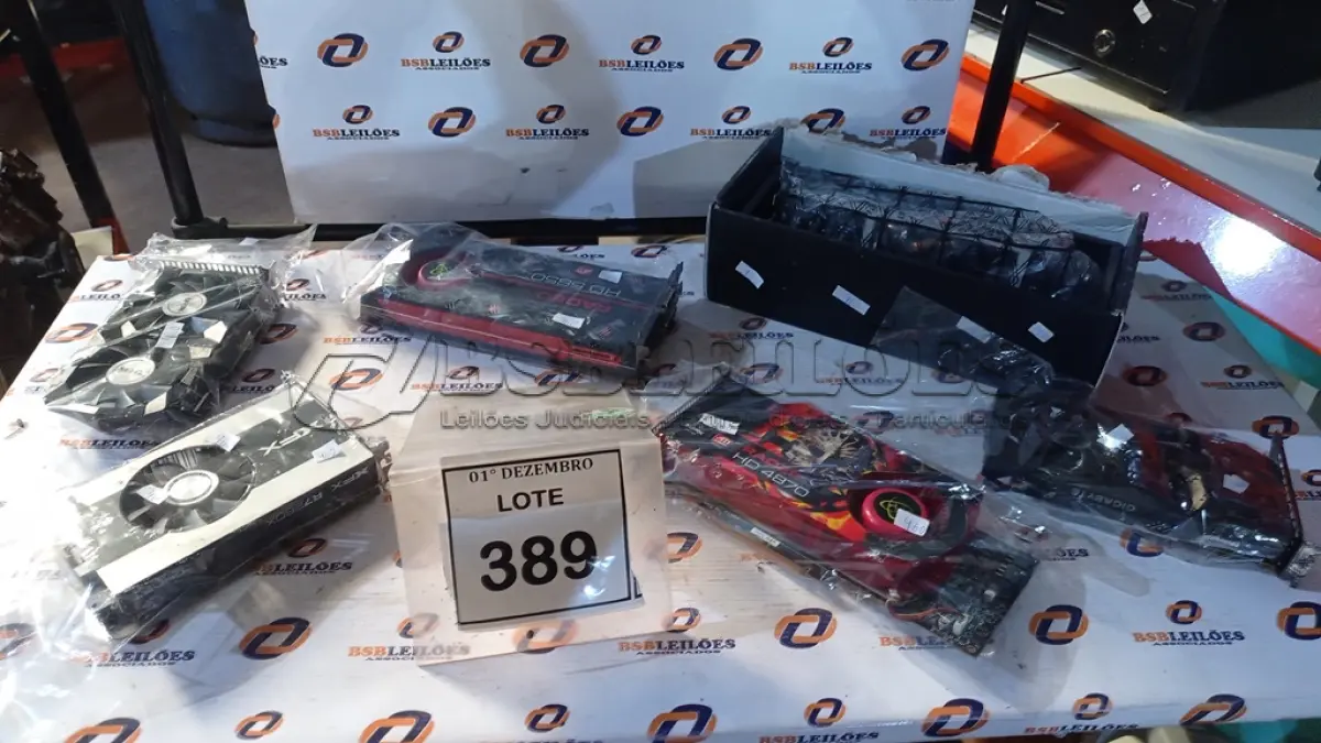LOTE 389 - 06 PLACAS DE VÍDEO DE MARCAS E MODELO DIVERSOS. (NO ESTADO) ATENÇÃO! FAZER A VISITAÇÃO ANTES DE ARREMATAR, NÃO SABEMOS SE FUNCIONA, LEILÃO NÃO TEM GARANTIA E NEM DEVOLUÇÃO, SUJEITO A POSSÍVEIS AVARIAS VISÍVEIS/OCULTAS E/OU AUSÊNCIA DE COMPONENTES.