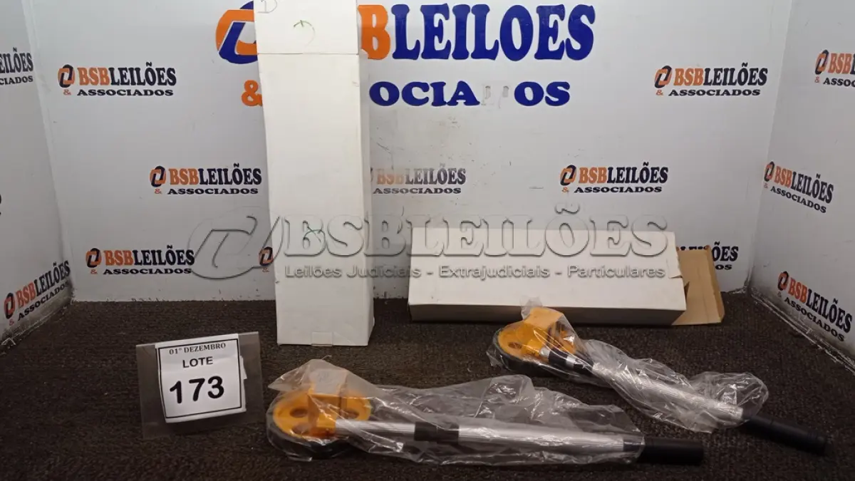 LOTE 173 - 02 TRENAS DE RODA DIGITAL. (NO ESTADO) ATENÇÃO! FAZER A VISITAÇÃO ANTES DE ARREMATAR, NÃO SABEMOS SE FUNCIONA, LEILÃO NÃO TEM GARANTIA E NEM DEVOLUÇÃO, SUJEITO A POSSÍVEIS AVARIAS VISÍVEIS/OCULTAS E/OU AUSÊNCIA DE COMPONENTES.