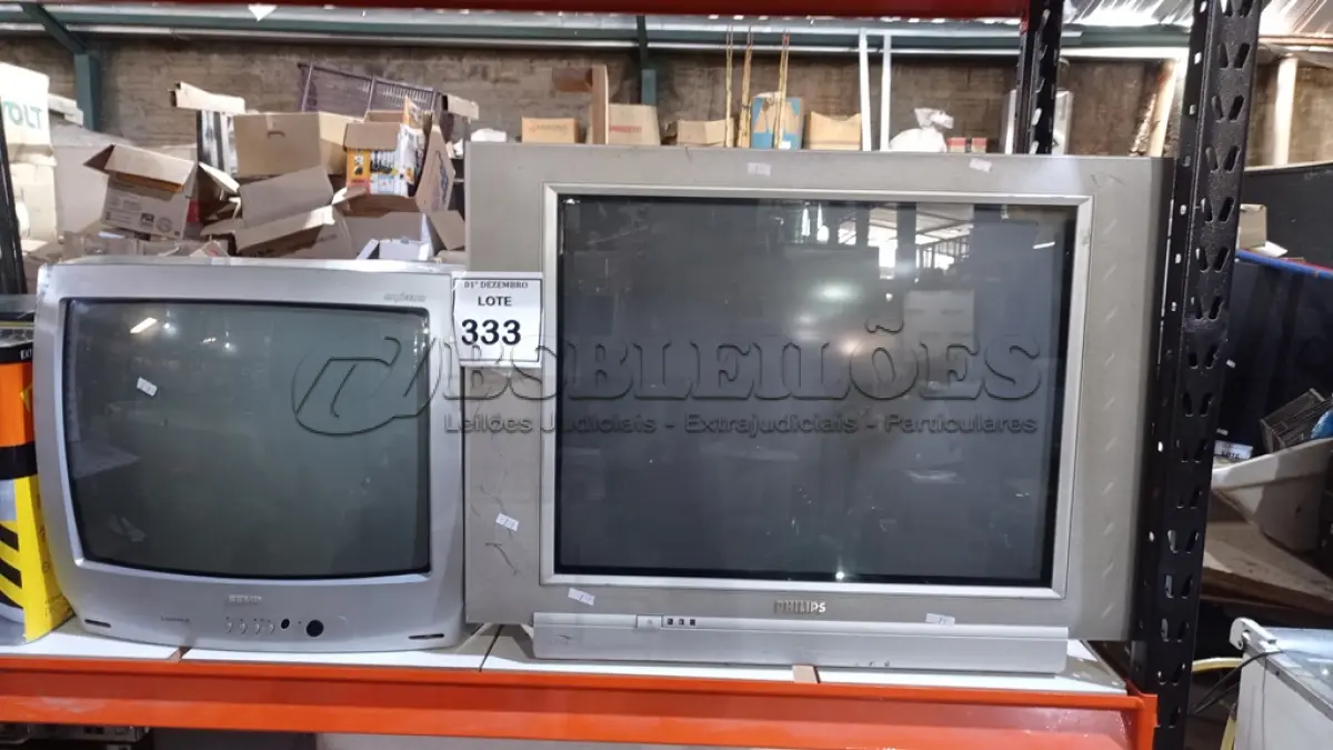 LOTE 333 -  02 TVS DE TUBO MARCA PHILIPS E SEMP. (NO ESTADO) ATENÇÃO! FAZER A VISITAÇÃO ANTES DE ARREMATAR, NÃO SABEMOS SE FUNCIONA, LEILÃO NÃO TEM GARANTIA E NEM DEVOLUÇÃO, SUJEITO A POSSÍVEIS AVARIAS VISÍVEIS/OCULTAS E/OU AUSÊNCIA DE COMPONENTES.