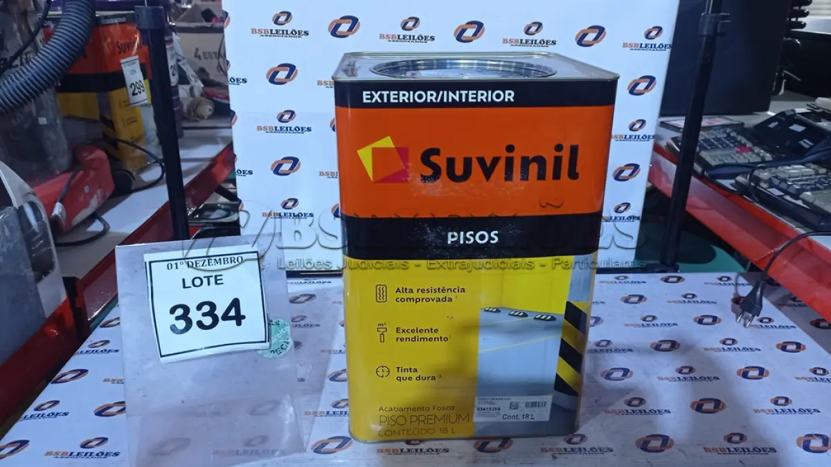LOTE 334 - 01 TINTA DE PISOS EXTERIOR NA COR FOSCO CINZA ESCURO MARCA SUVINIL. (NO ESTADO) ATENÇÃO! FAZER A VISITAÇÃO ANTES DE ARREMATAR, NÃO SABEMOS SE FUNCIONA, LEILÃO NÃO TEM GARANTIA E NEM DEVOLUÇÃO, SUJEITO A POSSÍVEIS AVARIAS VISÍVEIS/OCULTAS E/OU AUSÊNCIA DE COMPONENTES.