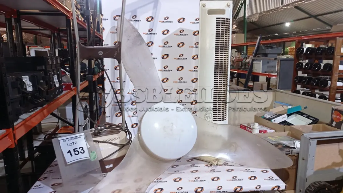LOTE 153 - 01 VENTILADOR TIPO TORRE MARCA KANGE, 01 ENCERADEIRA DOMÉSTICA MARCA ELECTROLUX E 01 VENTILADOR DE TETO. (NO ESTADO) ATENÇÃO! FAZER A VISITAÇÃO ANTES DE ARREMATAR, NÃO SABEMOS SE FUNCIONA, LEILÃO NÃO TEM GARANTIA E NEM DEVOLUÇÃO, SUJEITO A POSSÍVEIS AVARIAS VISÍVEIS/OCULTAS E/OU AUSÊNCIA DE COMPONENTES.