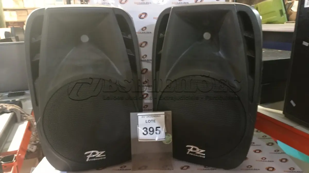 LOTE 395 - 02 CAIXAS DE SOM MARCA PZ PRO ÁUDIO. (NO ESTADO) ATENÇÃO! FAZER A VISITAÇÃO ANTES DE ARREMATAR, NÃO SABEMOS SE FUNCIONA. LEILÃO NÃO TEM GARANTIA E NEM DEVOLUÇÃO, SUJEITO A POSSÍVEIS AVARIAS VISÍVEIS/OCULTAS E/OU AUSÊNCIA DE COMPONENTES