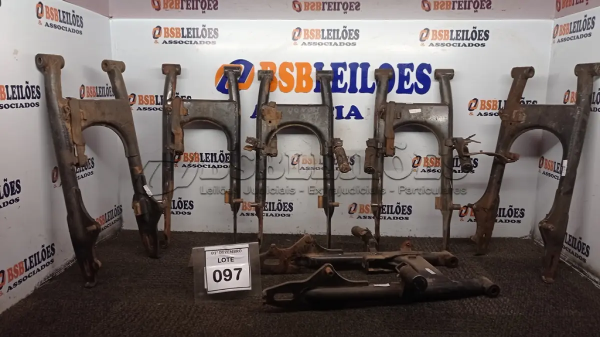 LOTE 097 - 06 BALANÇAS DE MOTO. (NO ESTADO) ATENÇÃO! FAZER A VISITAÇÃO ANTES DE ARREMATAR, NÃO SABEMOS SE FUNCIONA, LEILÃO NÃO TEM GARANTIA E NEM DEVOLUÇÃO, SUJEITO A POSSÍVEIS AVARIAS VISÍVEIS/OCULTAS E/OU AUSÊNCIA DE COMPONENTES.