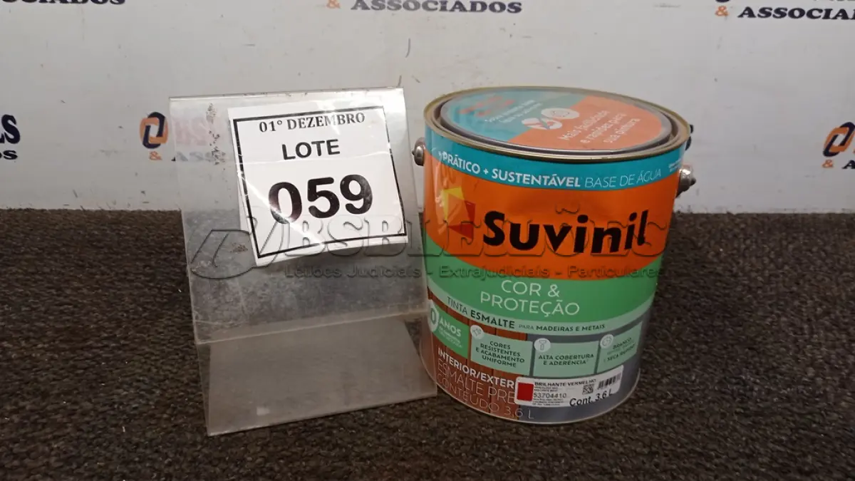 LOTE 059 - 01 LATA DE TINTA ESMALTE DE 3,6L NA COR BRILHANTE VERMELHO MARCA SUVINIL. (NO ESTADO) ATENÇÃO! FAZER A VISITAÇÃO ANTES DE ARREMATAR, NÃO SABEMOS SE FUNCIONA, LEILÃO NÃO TEM GARANTIA E NEM DEVOLUÇÃO, SUJEITO A POSSÍVEIS AVARIAS VISÍVEIS/OCULTAS E/OU AUSÊNCIA DE COMPONENTES.