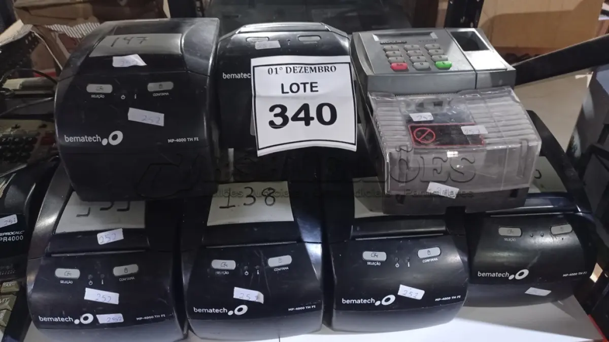 LOTE 340 - 01 RELÓGIO DE PONTO E 10 IMPRESSORAS DE CUPOM MARCA BEMATECH PARA RETIRADA DE PEÇAS. (NO ESTADO) ATENÇÃO! FAZER A VISITAÇÃO ANTES DE ARREMATAR, NÃO SABEMOS SE FUNCIONA, LEILÃO NÃO TEM GARANTIA E NEM DEVOLUÇÃO, SUJEITO A POSSÍVEIS AVARIAS VISÍVEIS/OCULTAS E/OU AUSÊNCIA DE COMPONENTES.