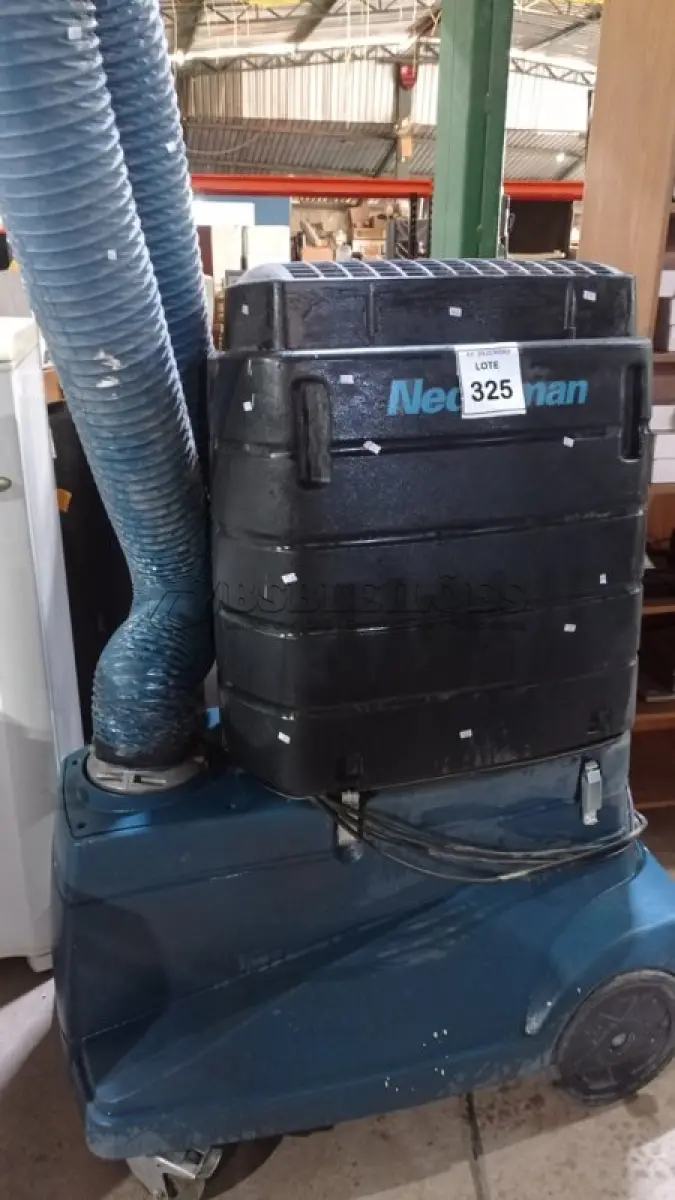 LOTE 325 - 01 ASPIRADOR INDUSTRIAL MARCA NEDERMAN. (NO ESTADO) ATENÇÃO! FAZER A VISITAÇÃO ANTES DE ARREMATAR, NÃO SABEMOS SE FUNCIONA, LEILÃO NÃO TEM GARANTIA E NEM DEVOLUÇÃO, SUJEITO A POSSÍVEIS AVARIAS VISÍVEIS/OCULTAS E/OU AUSÊNCIA DE COMPONENTES.