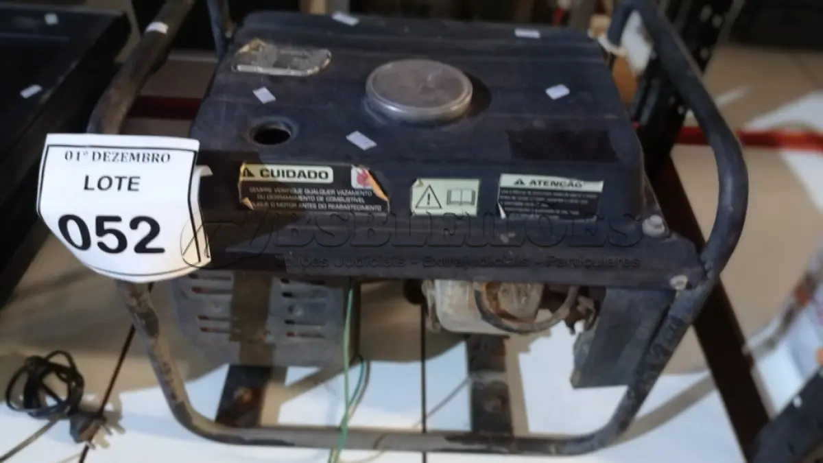 LOTE 052 - 01 GERADOR A GASOLINA MARCA MATSUYAMA. (NO ESTADO) ATENÇÃO! FAZER A VISITAÇÃO ANTES DE ARREMATAR, NÃO SABEMOS SE FUNCIONA, LEILÃO NÃO TEM GARANTIA E NEM DEVOLUÇÃO, SUJEITO A POSSÍVEIS AVARIAS VISÍVEIS/OCULTAS E/OU AUSÊNCIA DE COMPONENTES.