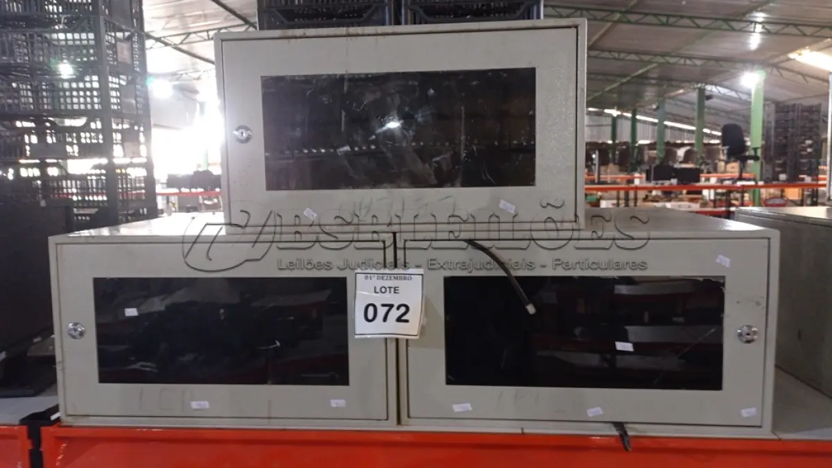 LOTE 072 - 03 MINIS RACKS DE REDE COM PORTA DE ACRÍLICO E FECHADURA. (NO ESTADO) ATENÇÃO! FAZER A VISITAÇÃO ANTES DE ARREMATAR, NÃO SABEMOS SE FUNCIONA, LEILÃO NÃO TEM GARANTIA E NEM DEVOLUÇÃO, SUJEITO A POSSÍVEIS AVARIAS VISÍVEIS/OCULTAS E/OU AUSÊNCIA DE COMPONENTES.