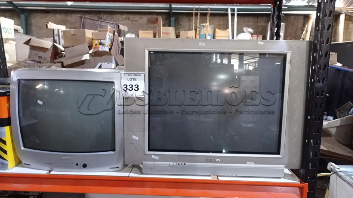 LOTE 333 -  02 TVS DE TUBO MARCA PHILIPS E SEMP. (NO ESTADO) ATENÇÃO! FAZER A VISITAÇÃO ANTES DE ARREMATAR, NÃO SABEMOS SE FUNCIONA, LEILÃO NÃO TEM GARANTIA E NEM DEVOLUÇÃO, SUJEITO A POSSÍVEIS AVARIAS VISÍVEIS/OCULTAS E/OU AUSÊNCIA DE COMPONENTES.