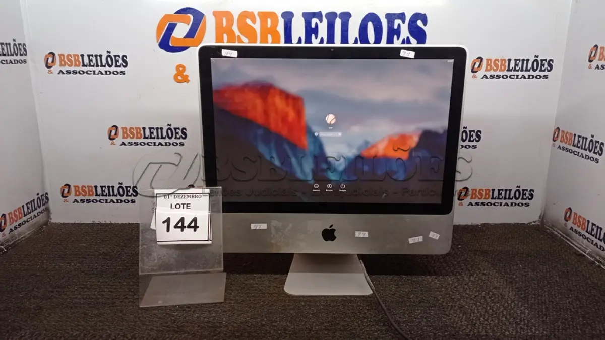 LOTE 144 - 01 IMAC APPLE. (NO ESTADO) ATENÇÃO! FAZER A VISITAÇÃO ANTES DE ARREMATAR, NÃO SABEMOS SE FUNCIONA, LEILÃO NÃO TEM GARANTIA E NEM DEVOLUÇÃO, SUJEITO A POSSÍVEIS AVARIAS VISÍVEIS/OCULTAS E/OU AUSÊNCIA DE COMPONENTES.