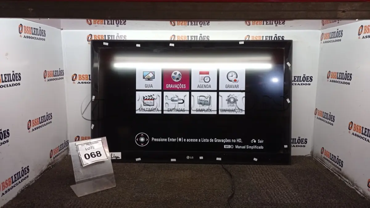 LOTE 068 - 01 TV LCD 42’’ MARCA LG. (NO ESTADO) ATENÇÃO! FAZER A VISITAÇÃO ANTES DE ARREMATAR, NÃO SABEMOS SE FUNCIONA, LEILÃO NÃO TEM GARANTIA E NEM DEVOLUÇÃO, SUJEITO A POSSÍVEIS AVARIAS VISÍVEIS/OCULTAS E/OU AUSÊNCIA DE COMPONENTES.