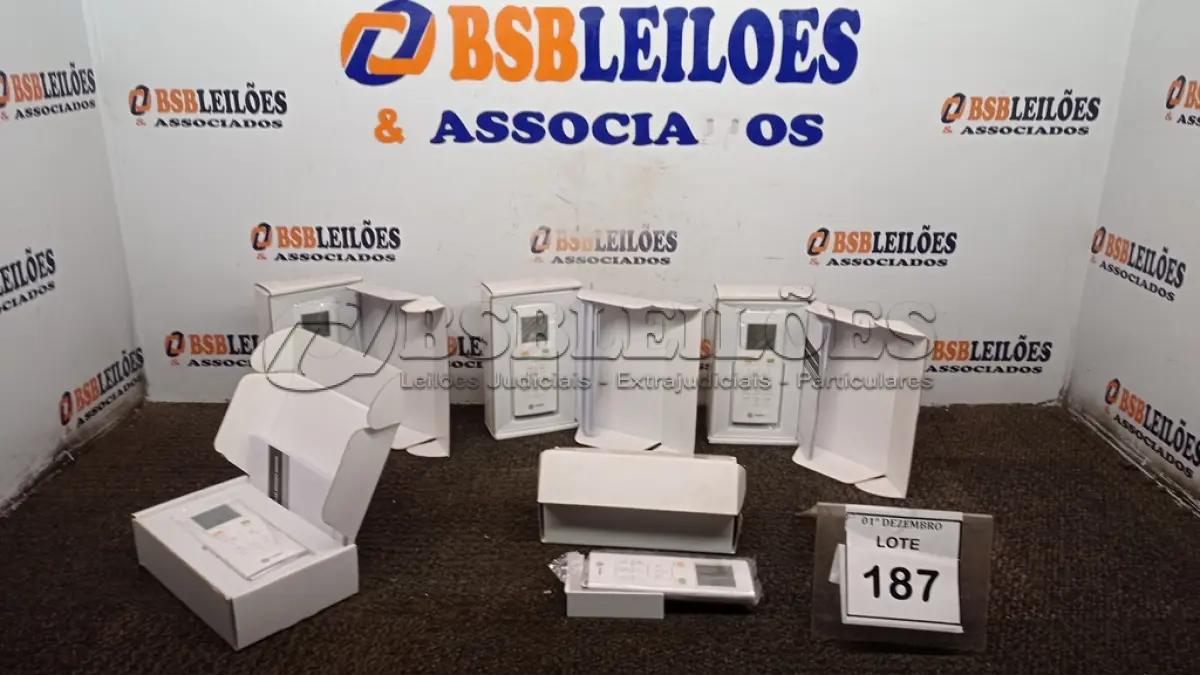 LOTE 187 - 05 CONTROLES DE AR-CONDICIONADO MARCA TRANE. (NO ESTADO) ATENÇÃO! FAZER A VISITAÇÃO ANTES DE ARREMATAR, NÃO SABEMOS SE FUNCIONA, LEILÃO NÃO TEM GARANTIA E NEM DEVOLUÇÃO, SUJEITO A POSSÍVEIS AVARIAS VISÍVEIS/OCULTAS E/OU AUSÊNCIA DE COMPONENTES.
