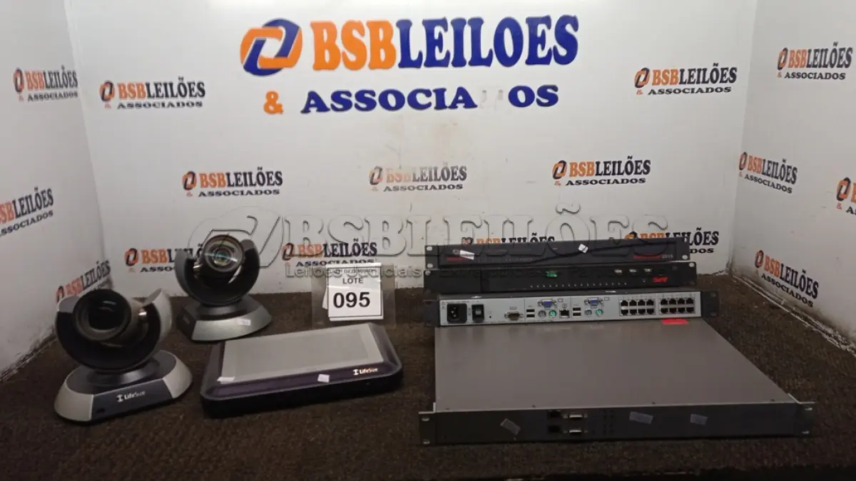LOTE 095 - 03 SWITCHES, 01 EQUIPAMENTO DE TELECOMUNICAÇÕES E 01 EQUIPAMENTO PARA VIDEOCONFERÊNCIA. (NO ESTADO) ATENÇÃO! FAZER A VISITAÇÃO ANTES DE ARREMATAR, NÃO SABEMOS SE FUNCIONA, LEILÃO NÃO TEM GARANTIA E NEM DEVOLUÇÃO, SUJEITO A POSSÍVEIS AVARIAS VISÍVEIS/OCULTAS E/OU AUSÊNCIA DE COMPONENTES.