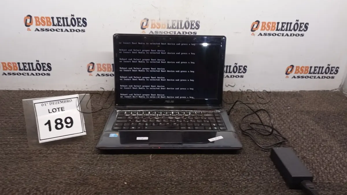 LOTE 189 - 01 NOTEBOOK MARCA ASUS COM FONTE. (NO ESTADO) ATENÇÃO! FAZER A VISITAÇÃO ANTES DE ARREMATAR, NÃO SABEMOS SE FUNCIONA, LEILÃO NÃO TEM GARANTIA E NEM DEVOLUÇÃO, SUJEITO A POSSÍVEIS AVARIAS VISÍVEIS/OCULTAS E/OU AUSÊNCIA DE COMPONENTES.