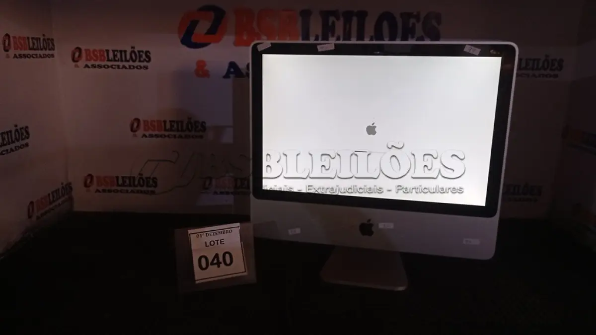 LOTE 040 - 01 IMAC APPLE. (NO ESTADO) ATENÇÃO! FAZER A VISITAÇÃO ANTES DE ARREMATAR, NÃO SABEMOS SE FUNCIONA, LEILÃO NÃO TEM GARANTIA E NEM DEVOLUÇÃO, SUJEITO A POSSÍVEIS AVARIAS VISÍVEIS/OCULTAS E/OU AUSÊNCIA DE COMPONENTES.