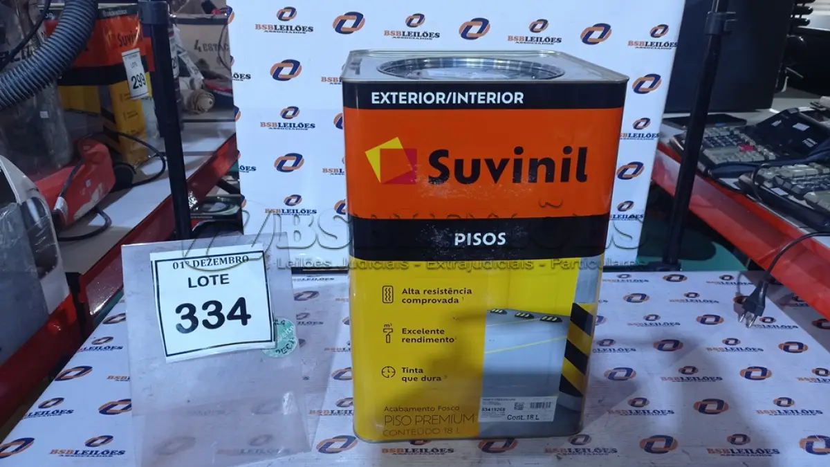 LOTE 334 - 01 TINTA DE PISOS EXTERIOR NA COR FOSCO CINZA ESCURO MARCA SUVINIL. (NO ESTADO) ATENÇÃO! FAZER A VISITAÇÃO ANTES DE ARREMATAR, NÃO SABEMOS SE FUNCIONA, LEILÃO NÃO TEM GARANTIA E NEM DEVOLUÇÃO, SUJEITO A POSSÍVEIS AVARIAS VISÍVEIS/OCULTAS E/OU AUSÊNCIA DE COMPONENTES.