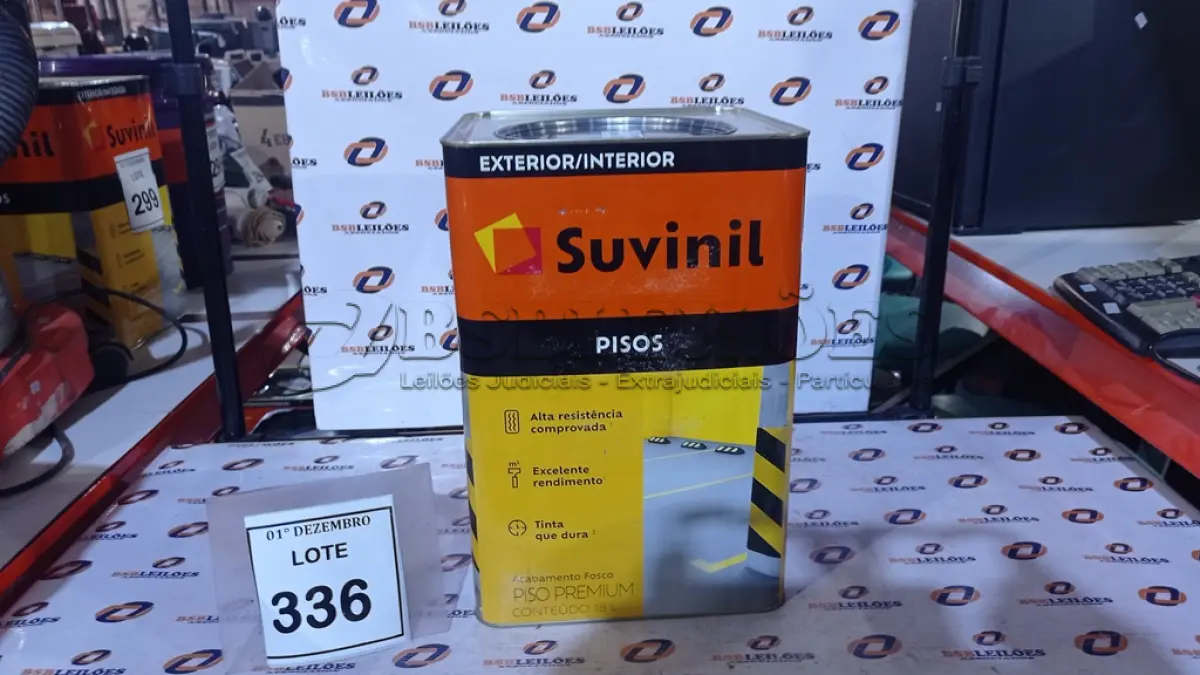 LOTE 336 - 01 TINTA DE PISOS EXTERIOR NA COR FOSCO CINZA ESCURO MARCA SUVINIL. (NO ESTADO) ATENÇÃO! FAZER A VISITAÇÃO ANTES DE ARREMATAR, NÃO SABEMOS SE FUNCIONA, LEILÃO NÃO TEM GARANTIA E NEM DEVOLUÇÃO, SUJEITO A POSSÍVEIS AVARIAS VISÍVEIS/OCULTAS E/OU AUSÊNCIA DE COMPONENTES.