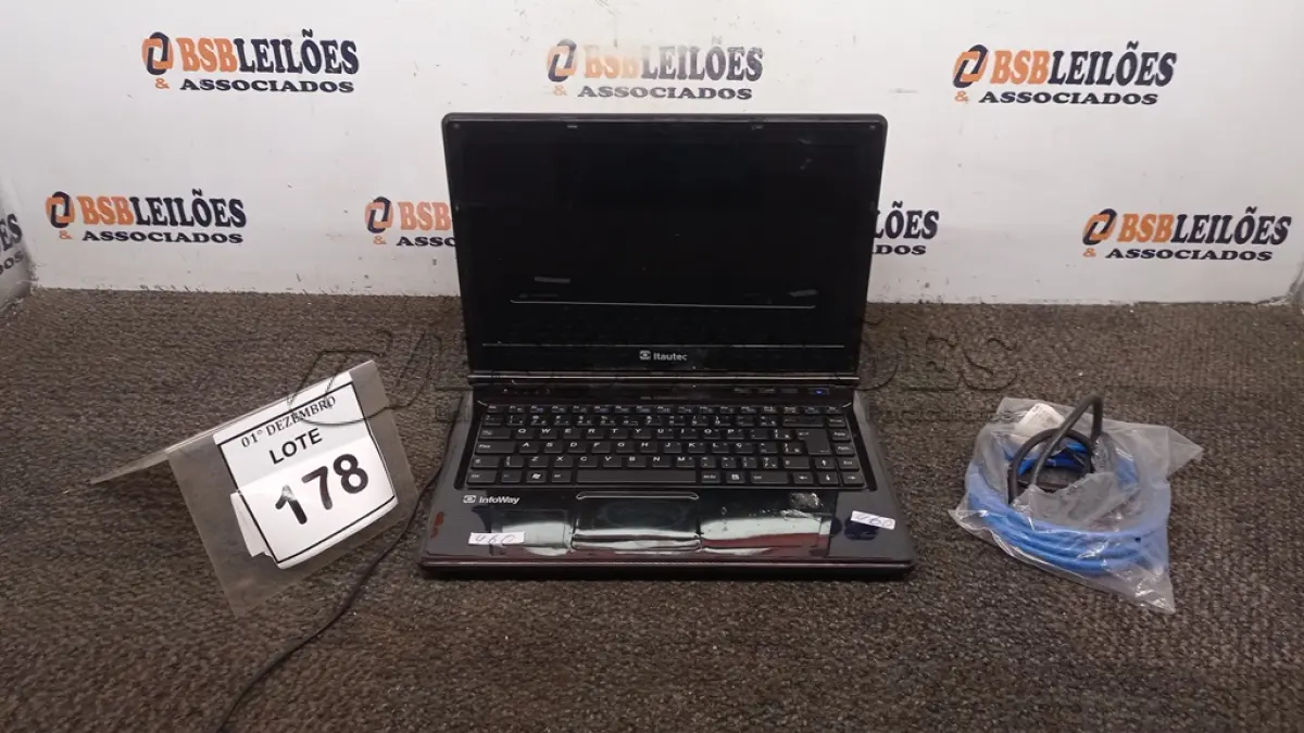 LOTE 178 - 01 NOTEBOOK MARCA ITAUTEC E 01 CABO DE FORÇA. (NO ESTADO) ATENÇÃO! FAZER A VISITAÇÃO ANTES DE ARREMATAR, NÃO SABEMOS SE FUNCIONA, LEILÃO NÃO TEM GARANTIA E NEM DEVOLUÇÃO, SUJEITO A POSSÍVEIS AVARIAS VISÍVEIS/OCULTAS E/OU AUSÊNCIA DE COMPONENTES.