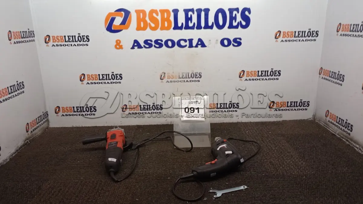 LOTE 091 - 01 FURADEIRA MONDIAL 220VOLTS E 01 ESMERILHADEIRA MONDIAL 220 VOLTS. (NO ESTADO) ATENÇÃO! FAZER A VISITAÇÃO ANTES DE ARREMATAR, NÃO SABEMOS SE FUNCIONA, LEILÃO NÃO TEM GARANTIA E NEM DEVOLUÇÃO, SUJEITO A POSSÍVEIS AVARIAS VISÍVEIS/OCULTAS E/OU AUSÊNCIA DE COMPONENTES.