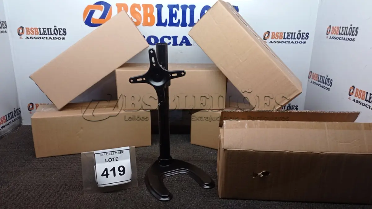 LOTE 419 - 01 CAIXA COM 06 SUPORTES PARA MONITORES MARCA DATEN. (NO ESTADO) ATENÇÃO! FAZER A VISITAÇÃO ANTES DE ARREMATAR, NÃO SABEMOS SE FUNCIONA, LEILÃO NÃO TEM GARANTIA E NEM DEVOLUÇÃO, SUJEITO A POSSÍVEIS AVARIAS VISÍVEIS/OCULTAS E/OU AUSÊNCIA DE COMPONENTES.