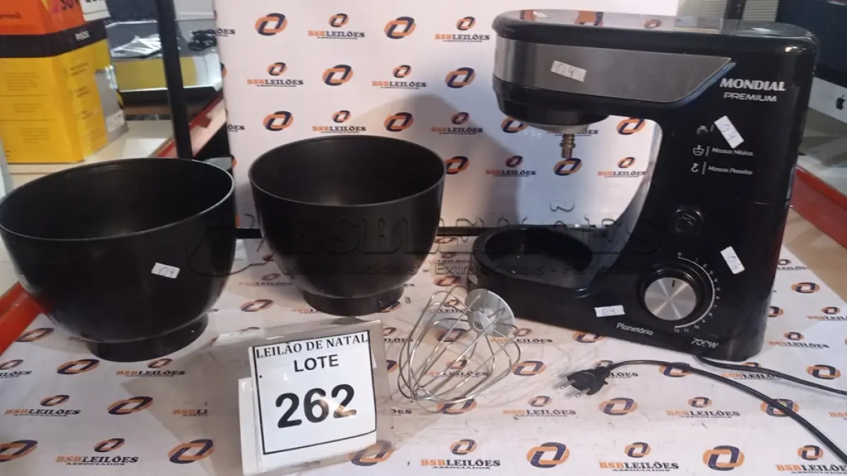 LOTE 262 - 01 BATEDEIRA TIPO PLANETÁRIA MARCA MONDIAL. (NO ESTADO) ATENÇÃO! FAZER A VISITAÇÃO ANTES DE ARREMATAR, NÃO SABEMOS SE FUNCIONA, LEILÃO NÃO TEM GARANTIA E NEM DEVOLUÇÃO, SUJEITO A POSSÍVEIS AVARIAS VISÍVEIS/OCULTAS E/OU AUSÊNCIA DE COMPONENTES.