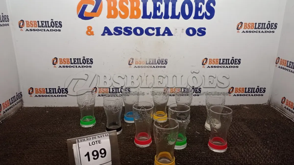 LOTE 199 -  10 COPOS DE VIDRO PERSONALIZADO DAS OLIMPÍADAS 2012 MARCA COCA COLA.  (NO ESTADO) ATENÇÃO! FAZER A VISITAÇÃO ANTES DE ARREMATAR, NÃO SABEMOS SE FUNCIONA, LEILÃO NÃO TEM GARANTIA E NEM DEVOLUÇÃO, SUJEITO A POSSÍVEIS AVARIAS VISÍVEIS/OCULTAS E/OU AUSÊNCIA DE COMPONENTES.