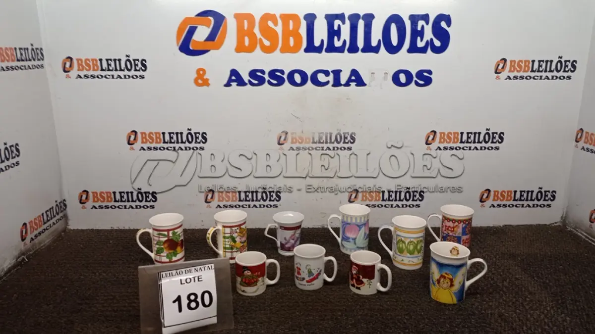 LOTE 180 - 03 XÍCARAS DECORATIVAS E 07 CANECAS DECORATIVAS. (NO ESTADO) ATENÇÃO! FAZER A VISITAÇÃO ANTES DE ARREMATAR, NÃO SABEMOS SE FUNCIONA, LEILÃO NÃO TEM GARANTIA E NEM DEVOLUÇÃO, SUJEITO A POSSÍVEIS AVARIAS VISÍVEIS/OCULTAS E/OU AUSÊNCIA DE COMPONENTES.